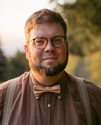 Portrait of Elias Karabelas
